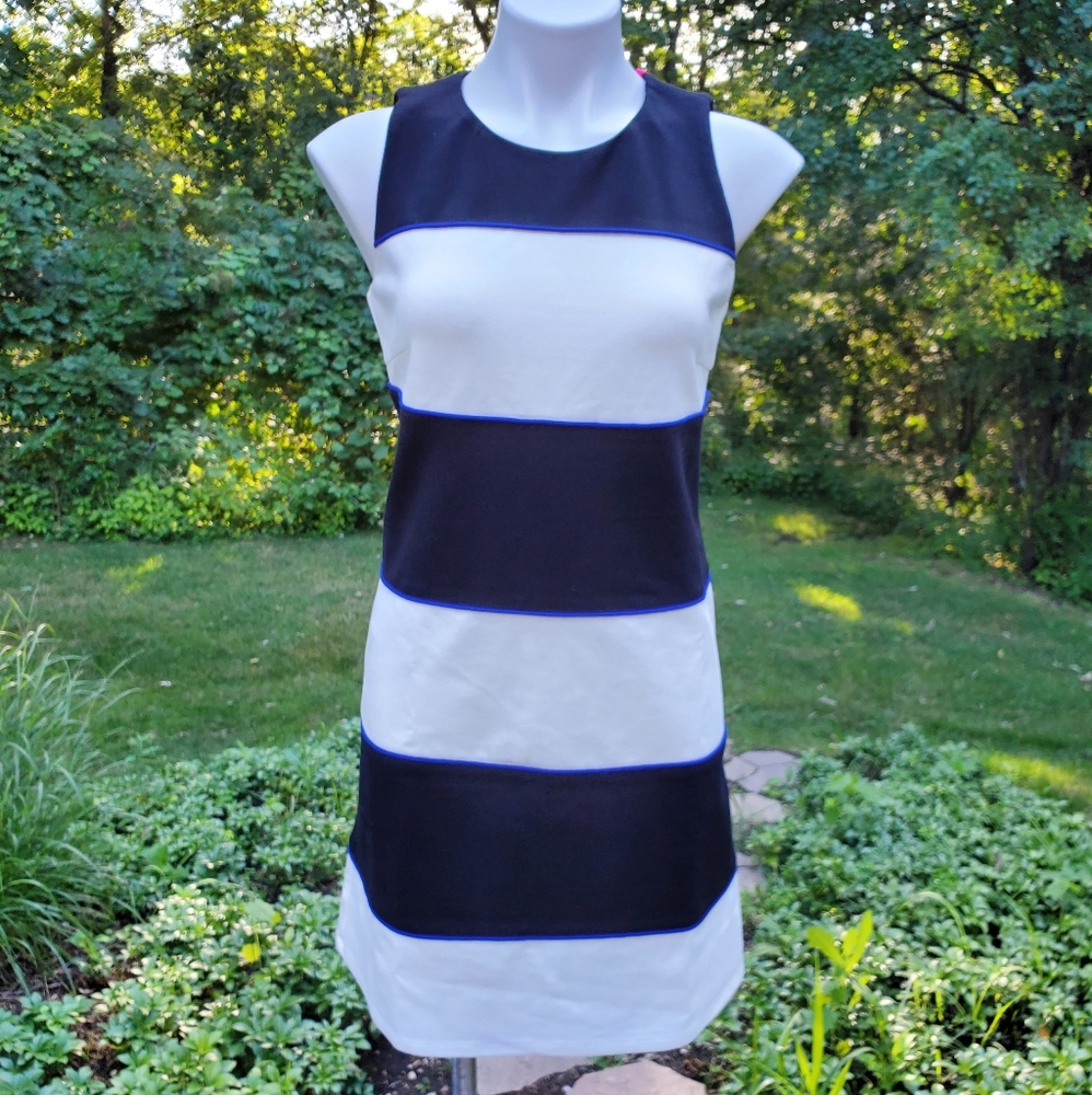 Julie Brown NYC Black and Ivory Leah Dress NWT - Picture 2 of 11